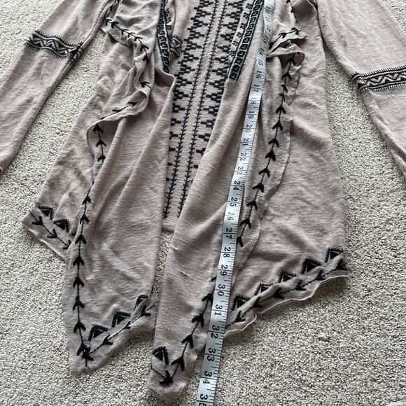 💖5/$25 Haute Project Boho Aztec Embroidered  Cardigan Tan Asymmetrical Size S - Picture 12 of 13